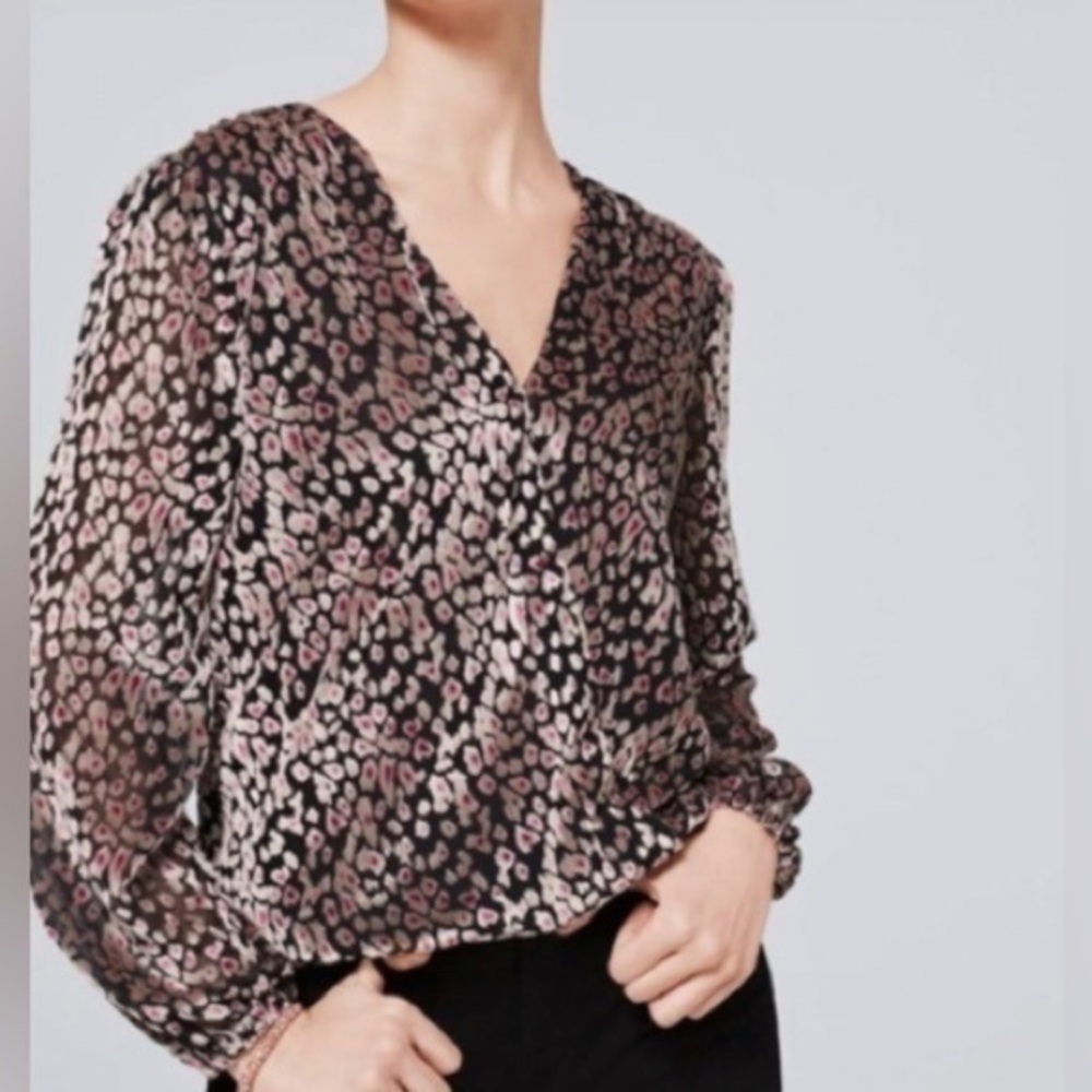 White House black market long sleeve top S